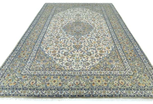 Semi Antique Cream Traditional 7X11 Kashan Persian Rug