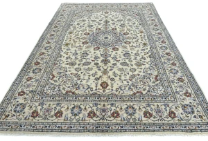 Vintage Cream Traditional 6'5X9'4 Kashan Persian Rug