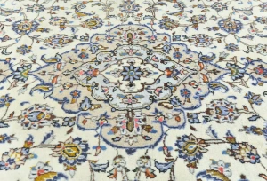 Vintage Cream Traditional Floral 7X10 Kashan Persian Rug