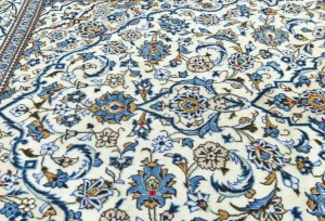 Vintage Cream Traditional 7X10 Kashan Persian Rug