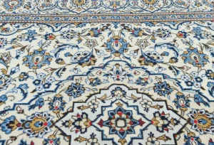 Vintage Cream Traditional 7X10 Kashan Persian Rug