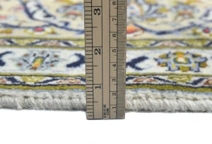 Vintage Cream Traditional Floral 6'7X9'4 Kashan Persian Rug