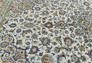Vintage Cream Traditional Floral 6'7X9'4 Kashan Persian Rug