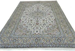 Vintage Cream Traditional Floral 6'7X9'4 Kashan Persian Rug