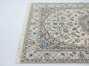 Cream Traditional Classic 5X8'5 Nain Persian Rug