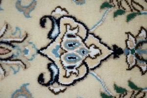 Cream Traditional Classic 5X8'5 Nain Persian Rug