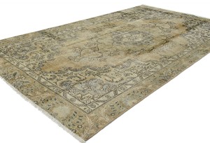 Muted Traditional Floral 5'5X9'5 Distressed Tabriz Persian Rug