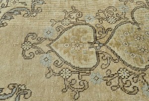 Muted Traditional Floral 5'5X9'5 Distressed Tabriz Persian Rug