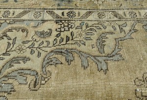 Muted Traditional Floral 5'5X9'5 Distressed Tabriz Persian Rug
