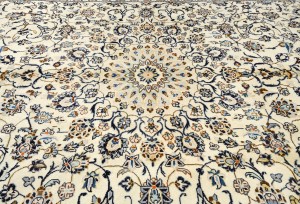 Vintage Cream Traditional 9X13 Kashan Persian Rug