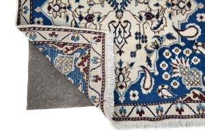Semi Antique Floral Classic 2'8X4'2 Nain Persian Rug