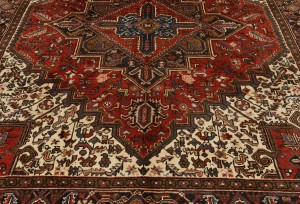 Vintage Red Geometric 7X9 Heriz Persian Rug