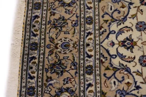 Vintage Cream Traditional 7X10 Kashan Persian Rug