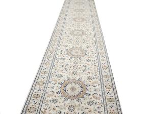 Cream Floral 2X20 Indo-Nain Oriental Runner Rug