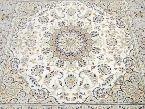 Cream Floral Classic 6X6 Indo-Nain Oriental Square Rug