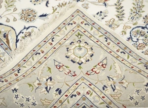 Cream Floral 8X10 Indo-Nain Oriental Rug