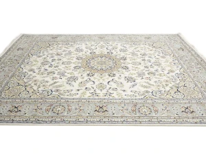 Cream Floral 8X10 Indo-Nain Oriental Rug