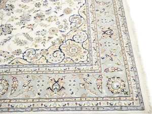 Cream Floral 8X10 Indo-Nain Oriental Rug
