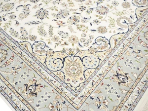 Cream Floral 8X10 Indo-Nain Oriental Rug