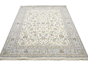 Cream Floral 8X10 Indo-Nain Oriental Rug