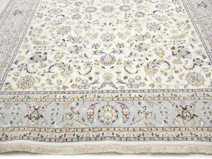 Cream Floral 8X10 Indo-Nain Oriental Rug