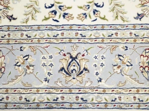 Cream Floral 8X10 Indo-Nain Oriental Rug