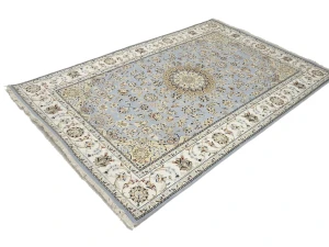Light Blue Floral 5X8 Indo-Nain Oriental Rug