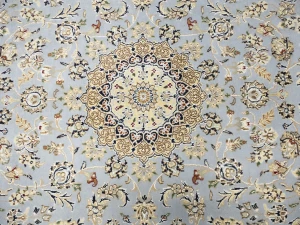Light Blue Floral 5X8 Indo-Nain Oriental Rug