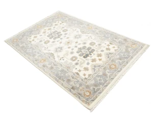 Muted Cream Floral 4X6 Oushak Chobi Oriental Rug