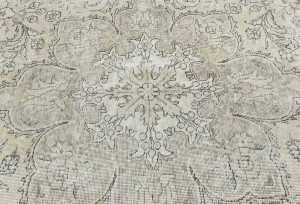 Antique Muted Beige Floral 5X7'5 Distressed Vintage Oriental Rug