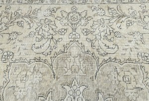 Antique Muted Beige Floral 5X7'5 Distressed Vintage Oriental Rug